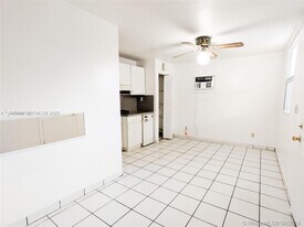 2433 SW 11th St in Miami, FL - Building Photo