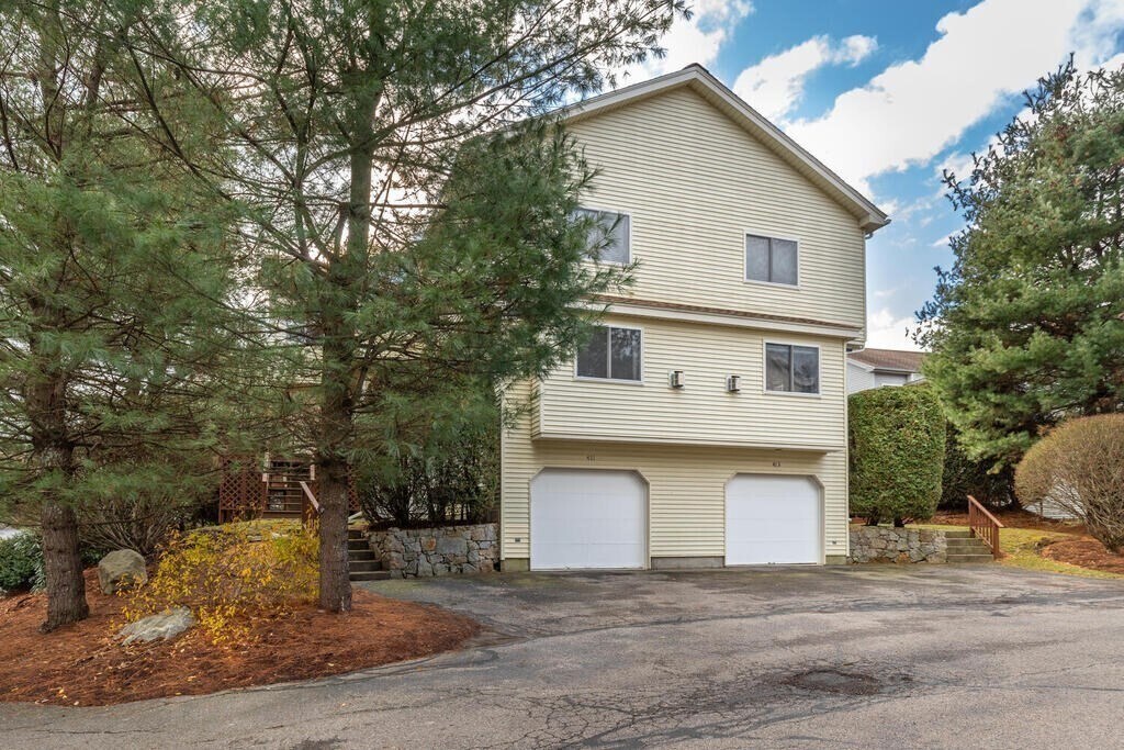 411 Captain Eames Cir in Ashland, MA - Building Photo