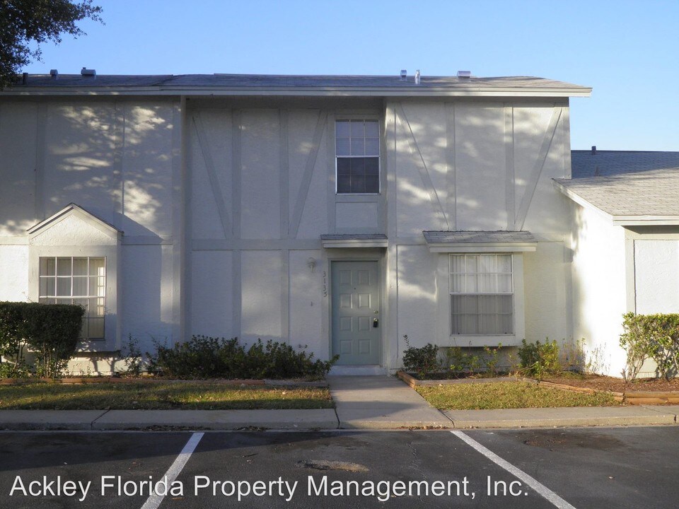3135 Hempstead Ave in Kissimmee, FL - Foto de edificio