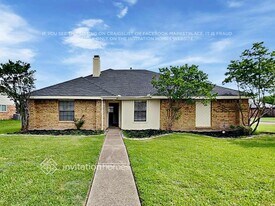 2113 Stein Way in Carrollton, TX - Building Photo