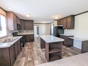 9132 Windward Dr in Algonac, MI - Building Photo - Building Photo