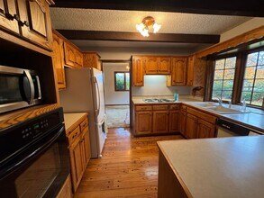 21635 SW Elwert Rd in Sherwood, OR - Building Photo - Building Photo