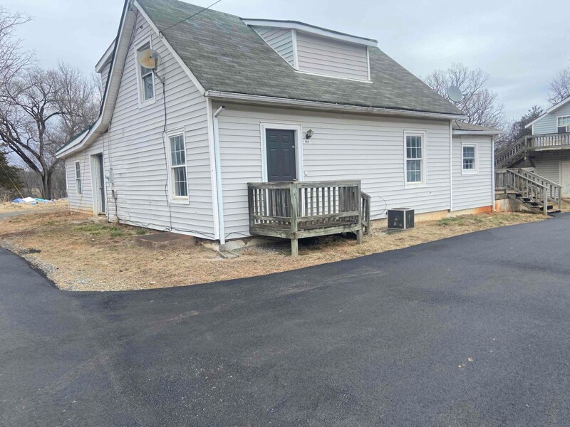 104 Tattoo Ln in Madison Heights, VA - Building Photo