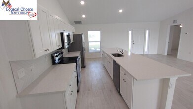 3006 NW 9th St in Cape Coral, FL - Building Photo - Building Photo