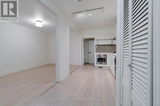 140 Millicent St in Toronto, ON - Building Photo - Building Photo