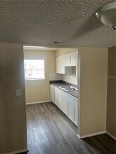 14470 Reuter Strasse Cir, Unit 3 in Tampa, FL - Foto de edificio - Building Photo