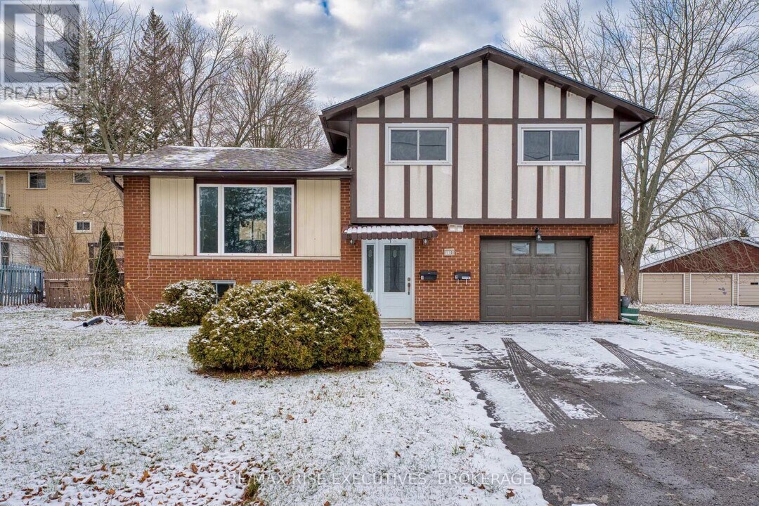 2-110 UNION St in Greater Napanee, ON - Building Photo