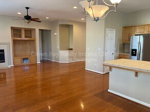 4725 Dandelion Loop in Tracy, CA - Building Photo - Building Photo