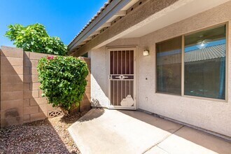 2241 E Heston Dr in Phoenix, AZ - Building Photo - Building Photo