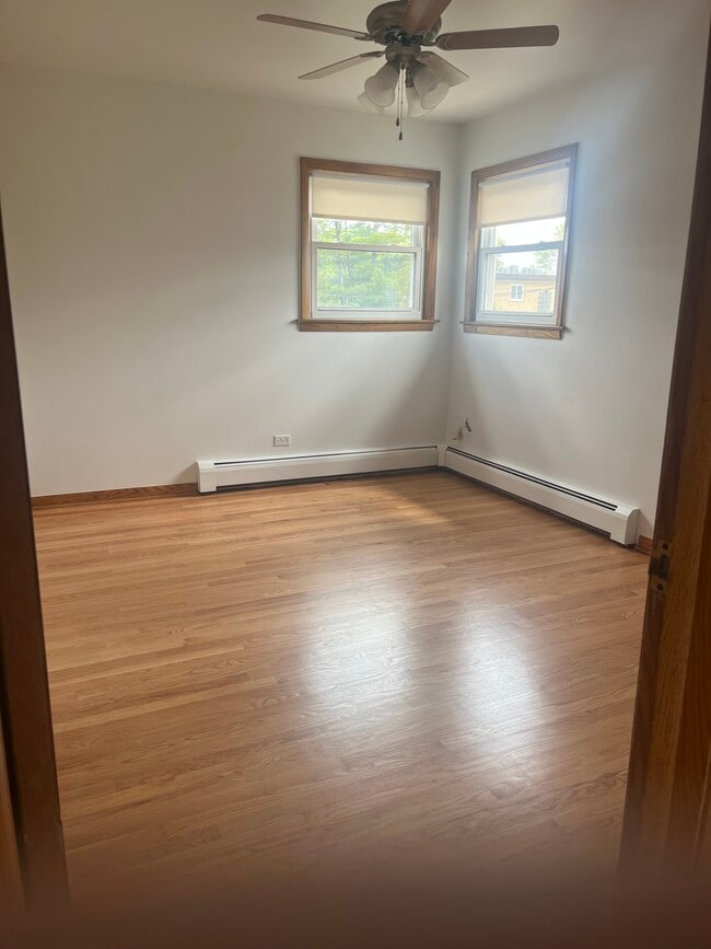 5421 W Windsor Ave, Unit 2nd Floor Unit