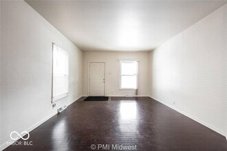 264 N Holmes Ave in Indianapolis, IN - Foto de edificio - Building Photo