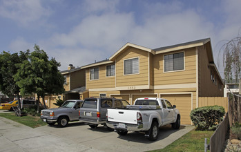 4544-4552 Hamilton St in San Diego, CA - Building Photo - Building Photo