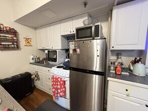 1477 Beacon St, Unit 2 in Brookline, MA - Building Photo - Building Photo