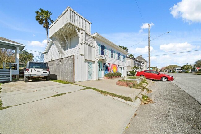 1015 9th St in Galveston, TX - Foto de edificio - Building Photo