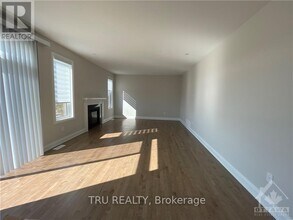 312 Appalachian Cir in Ottawa, ON - Building Photo - Building Photo