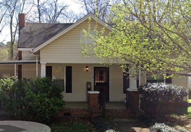 202 Church Ave SE