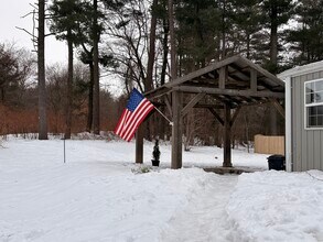 104 Cottage Rd in Enfield, CT - Foto de edificio - Building Photo