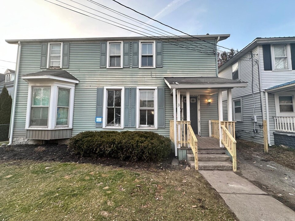 3-3 McConnell Ave in Auburn, NY - Building Photo