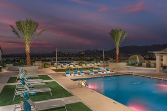 The Core Scottsdale in Scottsdale, AZ - Foto de edificio - Building Photo