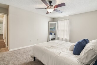 The Pointe Apartment Homes in Gautier, MS - Building Photo - Building Photo