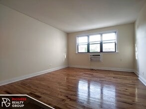 557 W Arlington Pl in Chicago, IL - Building Photo - Building Photo