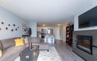 573 N State St in Chicago, IL - Building Photo