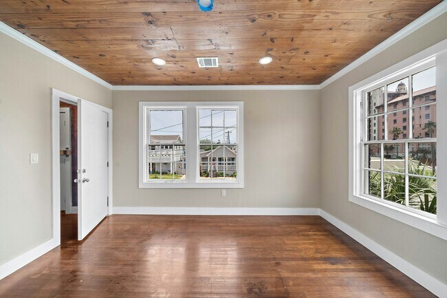property at 1811 21st St
