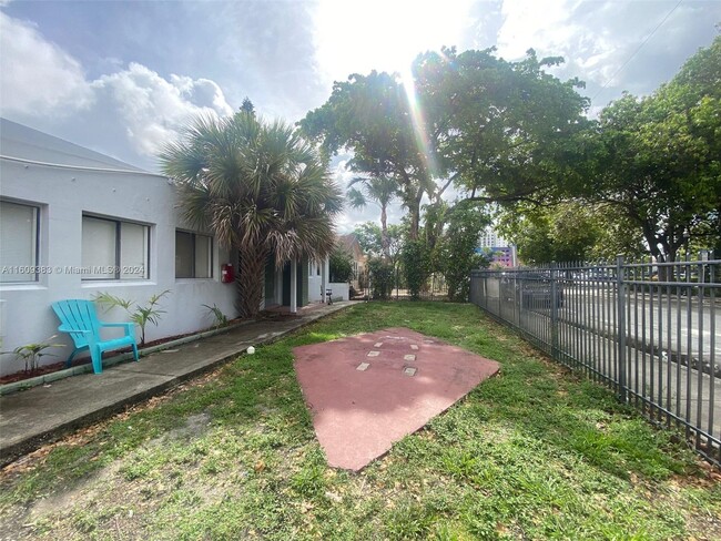 301 N 20th Ave-Unit -A2 in Hollywood, FL - Building Photo - Building Photo
