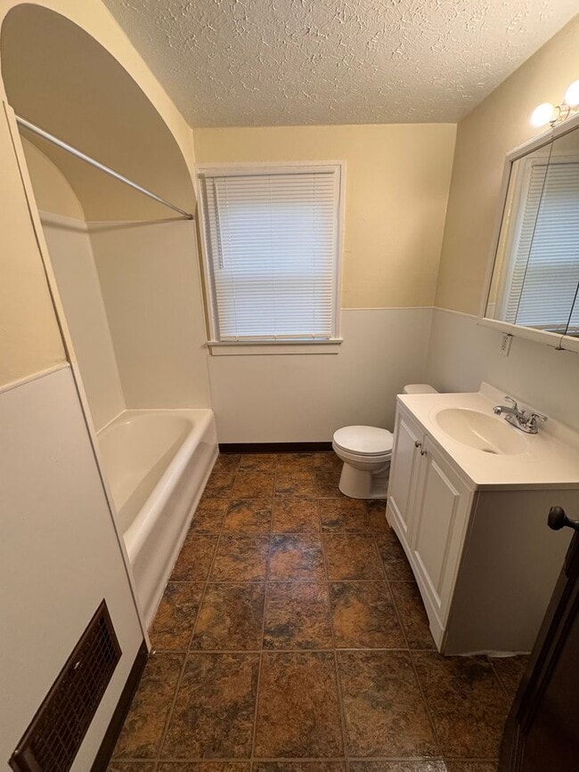 157 Halls Heights Ave in Youngstown, OH - Building Photo - Building Photo