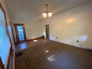 714 N Van Buren St in Iowa City, IA - Building Photo - Building Photo