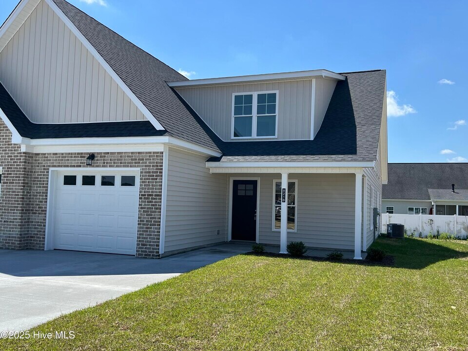 821 Sarah Rebecca Dr in Greenville, NC - Building Photo