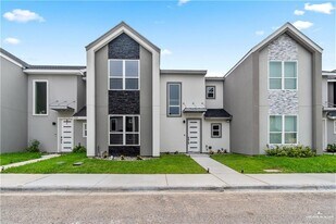 27 N Crown Point in Pharr, TX - Building Photo