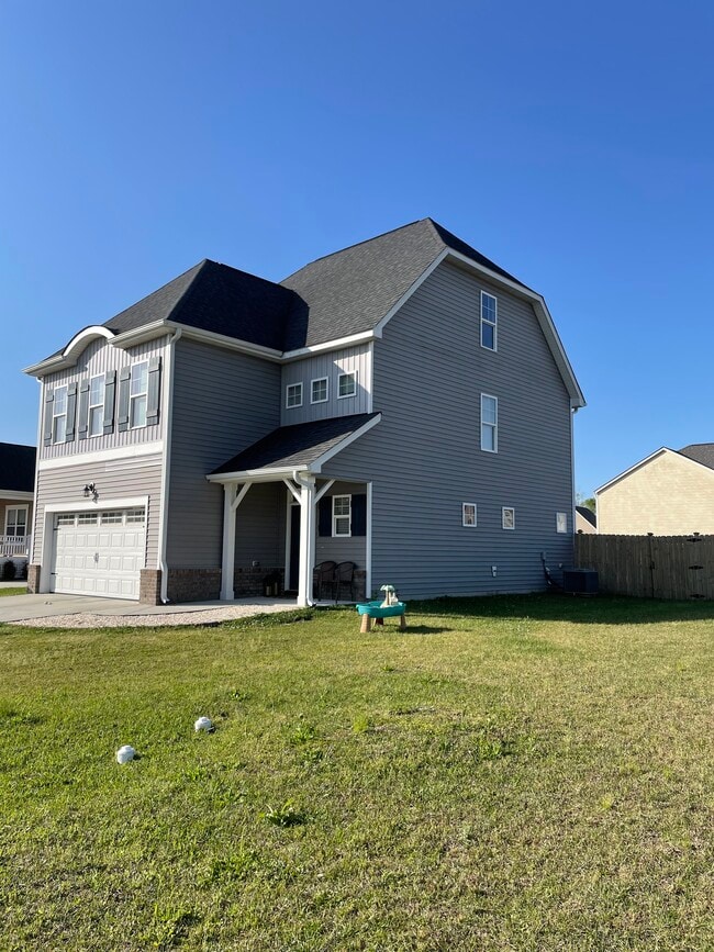 311 Pebble Shore Dr in Sneads Ferry, NC - Building Photo - Building Photo