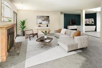 2439 Sharon Oaks Dr in Menlo Park, CA - Building Photo - Building Photo