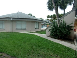 1711 Dixon Blvd in Cocoa, FL - Building Photo - Building Photo