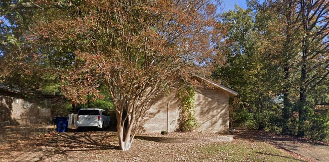 property at 6104 Meadowbrook Ln