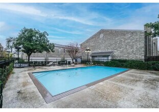 4001 Tanglewilde St in Houston, TX - Building Photo - Building Photo