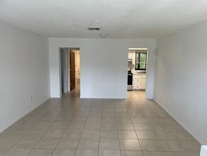10022 8th St in Naples, FL - Building Photo - Building Photo