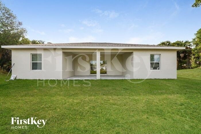 1231 Gaucho Terrace in North Port, FL - Building Photo