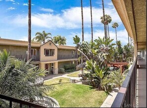 800 N Mollison Ave in El Cajon, CA - Building Photo - Building Photo