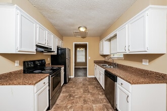 3015 Apple Valley Ln in Birmingham, AL - Building Photo - Building Photo