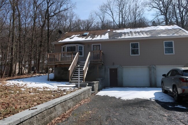 property at 21 Woodland Cir N