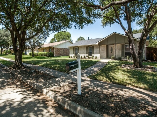 901 Goodwin Dr