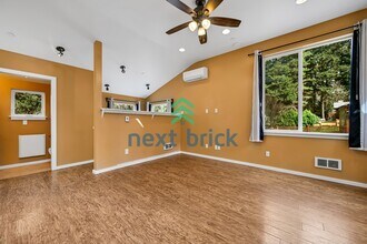 317 NE 178th St in Shoreline, WA - Building Photo - Building Photo