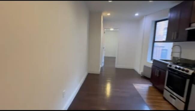 W. W 124th St in New York, NY - Building Photo - Building Photo