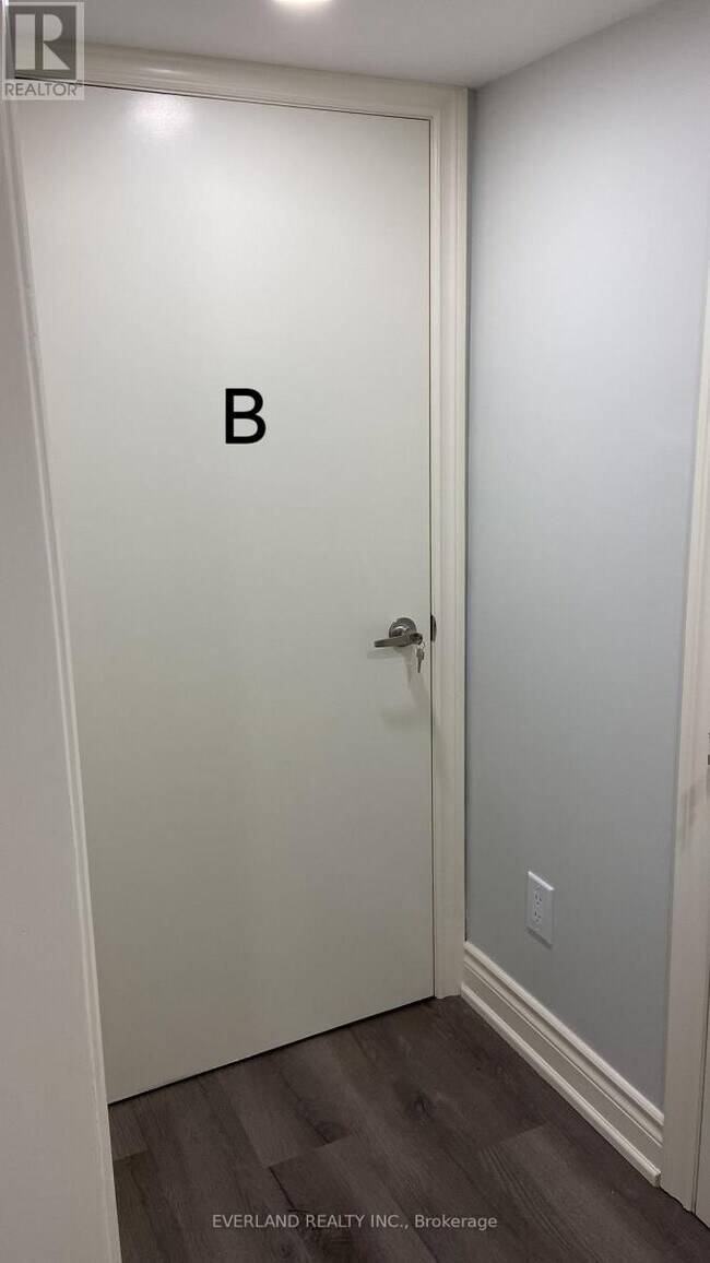 10 Damian Dr in Richmond Hill, ON - Building Photo - Building Photo