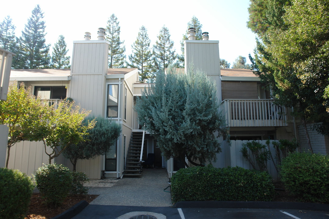 Stonecrest in Auburn, CA - Building Photo