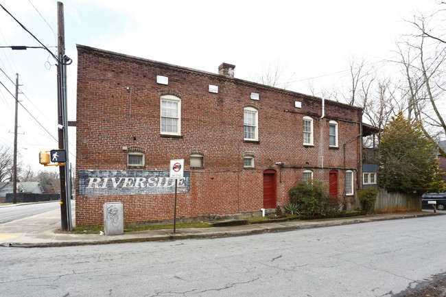 2080 Bolton Rd in Atlanta, GA - Foto de edificio - Building Photo