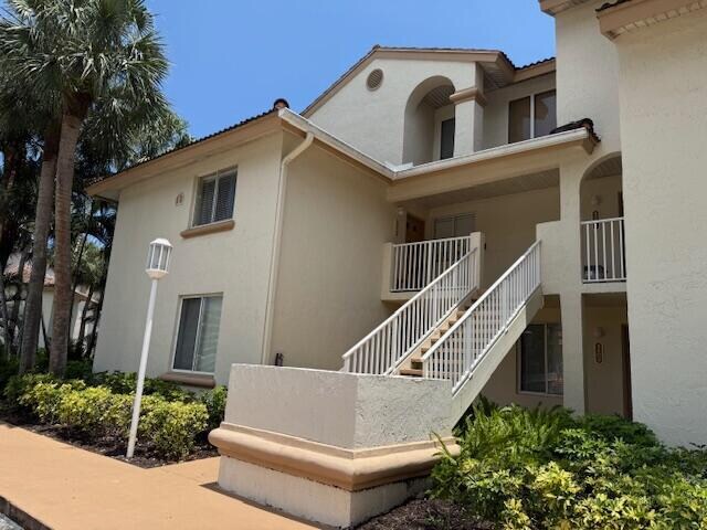 property at 1101 Glenmoor Dr