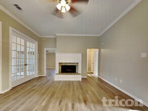 2601 Trail Tree Ct in Burleson, TX - Foto de edificio - Building Photo